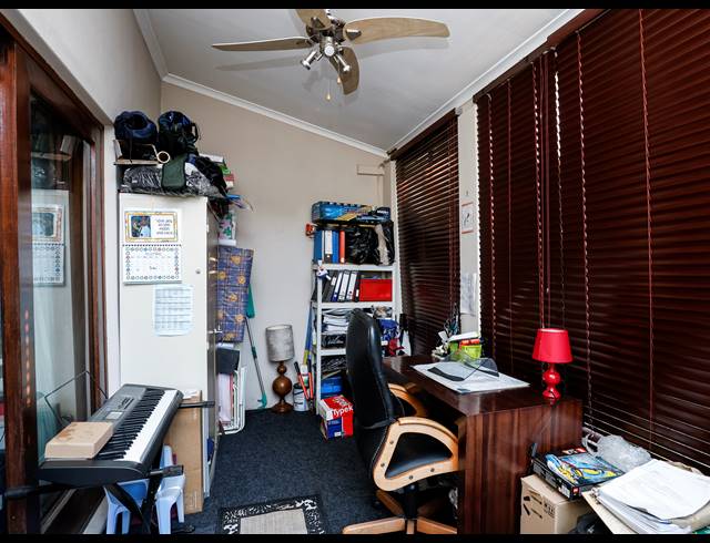 3 BEDROOM FREEHOLD FOR SALE IN GLENWOOD
